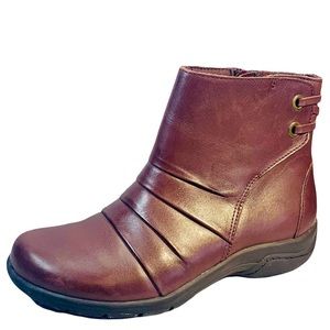 Clarks Christine Tilt Burgundy Leather Bootie Size 5.5